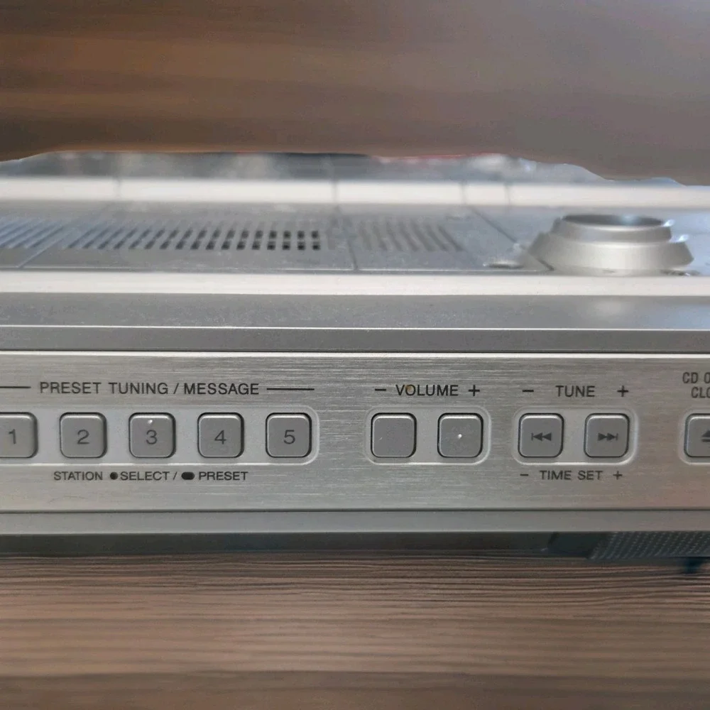 Sony ICF-CD553RM Kitchen Clock Radio Under Cabinet TV Weather FM Am Tuner CD